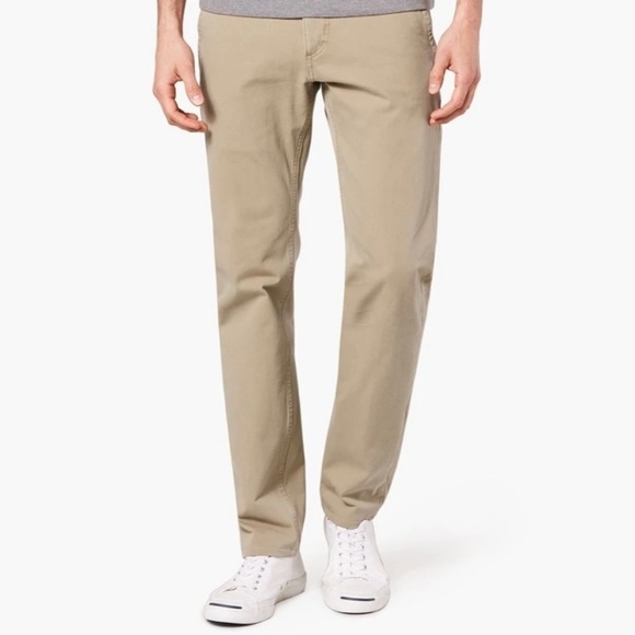 ⭐️HP⭐️ Sz32wx34L Dockers Alpha collection slim fit khakis VGUC - Picture 1 of 10